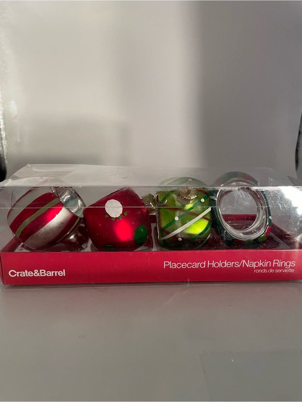 Crate&Barrel Holiday Napkin Rings - Red & Green New  4 in set Lightweight Shiny